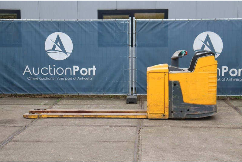 Jungheinrich ERE 225 - Тележка: фото 2 Jungheinrich ERE 225 - Тележка: фото 2