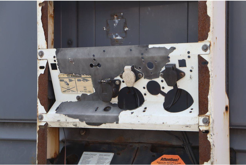 Полуприцеп-фургон Krone SD: фото 13 Полуприцеп-фургон Krone SD: фото 13