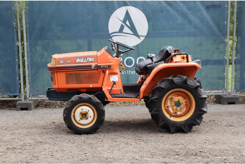 Kubota B1-14 Bulltra - Трактор: фото 2 Kubota B1-14 Bulltra - Трактор: фото 2