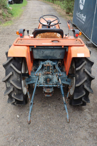 Kubota B1702-M - Трактор: фото 5 Kubota B1702-M - Трактор: фото 5