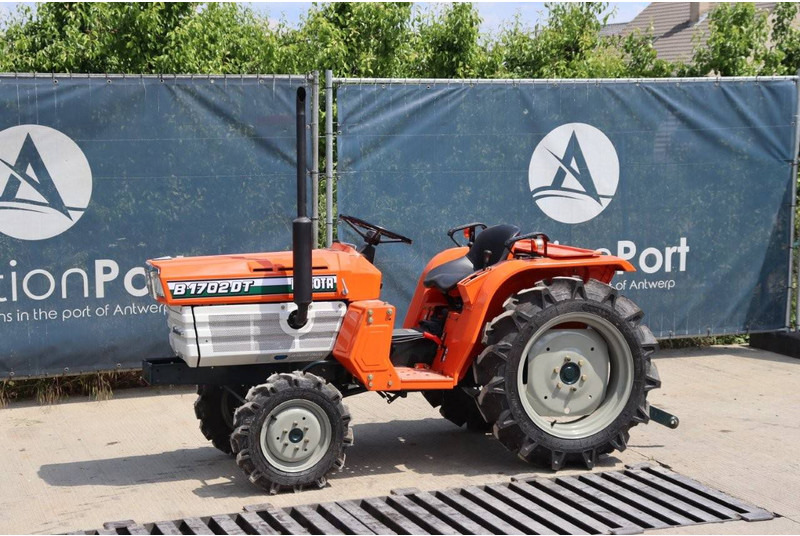 Kubota B1702DT - Трактор: фото 1 Kubota B1702DT - Трактор: фото 1