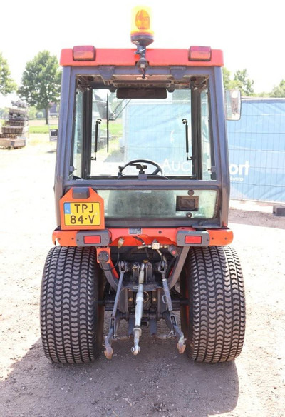 Kubota B2100HD - Трактор: фото 4 Kubota B2100HD - Трактор: фото 4