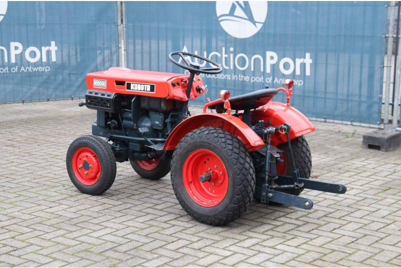 Kubota B5000D - Трактор: фото 3 Kubota B5000D - Трактор: фото 3
