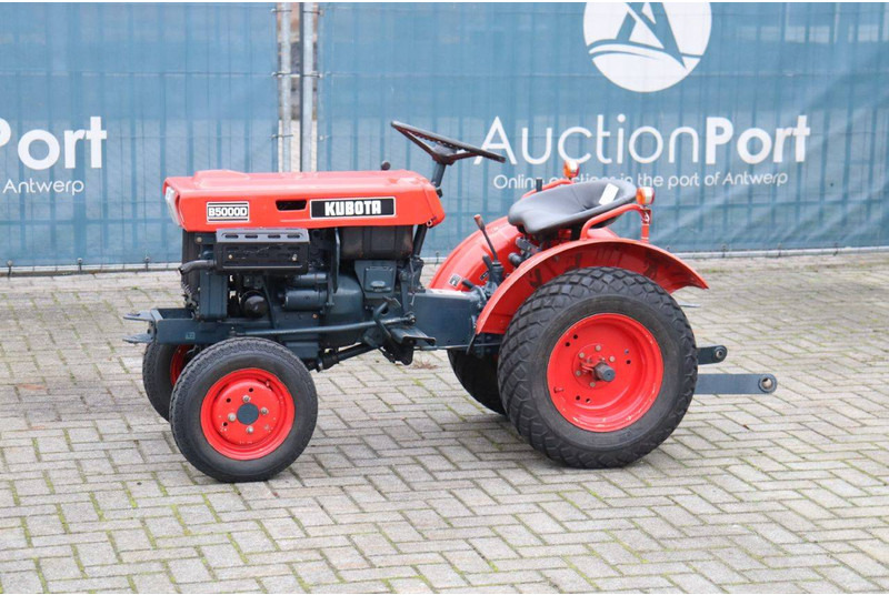 Kubota B5000D - Трактор: фото 1 Kubota B5000D - Трактор: фото 1