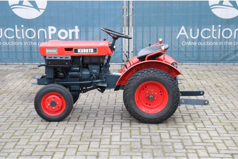 Kubota B5000D - Трактор: фото 2 Kubota B5000D - Трактор: фото 2