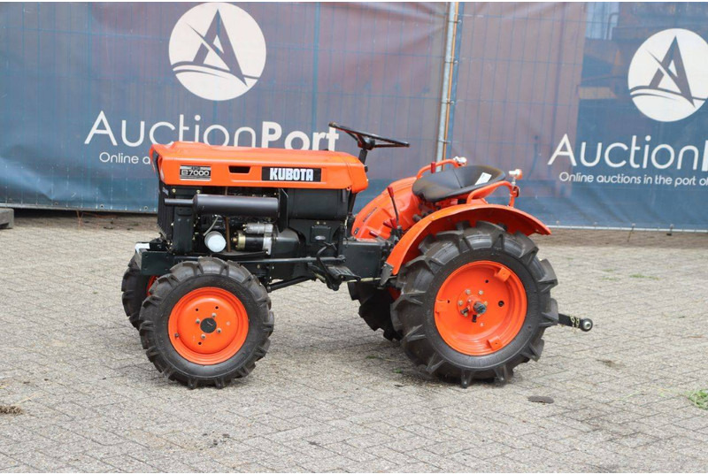 Kubota B7000 - Трактор: фото 1 Kubota B7000 - Трактор: фото 1