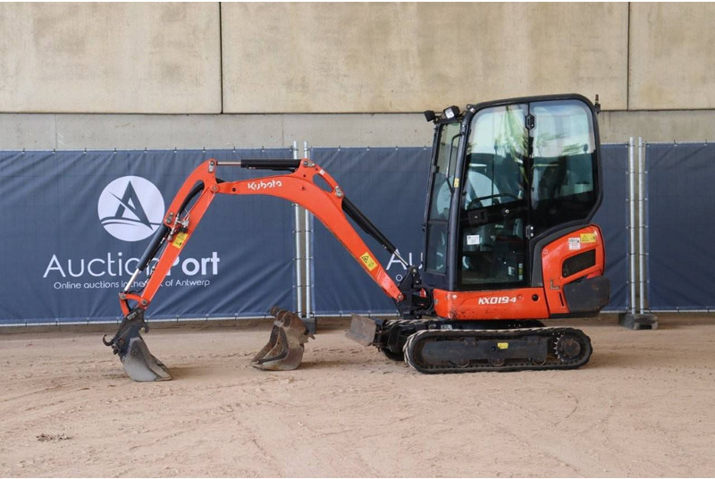 Kubota KX019-4 - Мини-экскаватор: фото 1 Kubota KX019-4 - Мини-экскаватор: фото 1