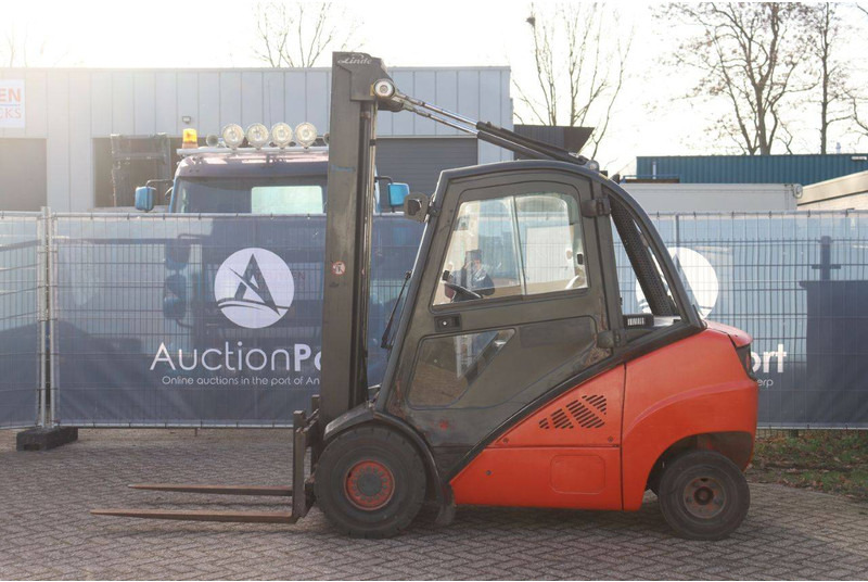 Linde H30D - Дизельный погрузчик: фото 2 Linde H30D - Дизельный погрузчик: фото 2