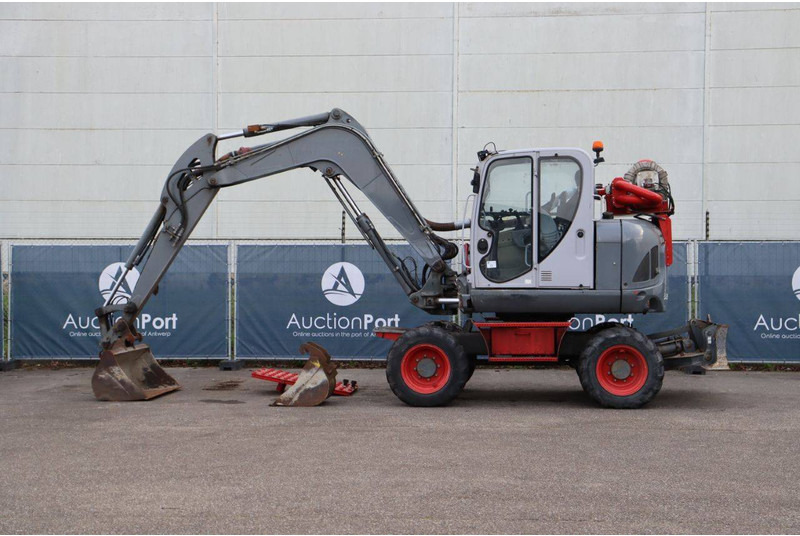 Neuson 9503 WD - Колёсный экскаватор: фото 3 Neuson 9503 WD - Колёсный экскаватор: фото 3