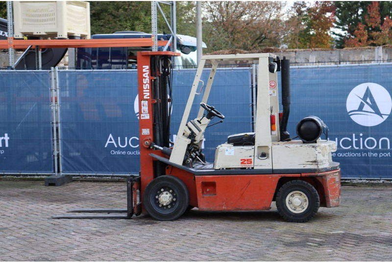 Nissan PH02A25U - Газовый погрузчик: фото 3 Nissan PH02A25U - Газовый погрузчик: фото 3