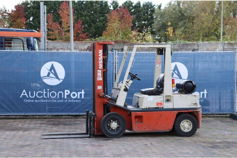 Nissan PH02A25U - Газовый погрузчик: фото 1 Nissan PH02A25U - Газовый погрузчик: фото 1