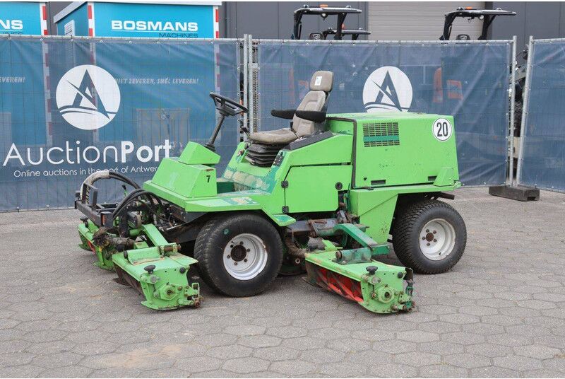 Ransomes Commander - Газонокосилка: фото 1 Ransomes Commander - Газонокосилка: фото 1