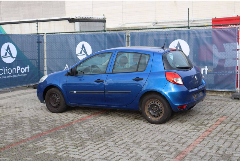 Renault Clio - Седан: фото 4 Renault Clio - Седан: фото 4