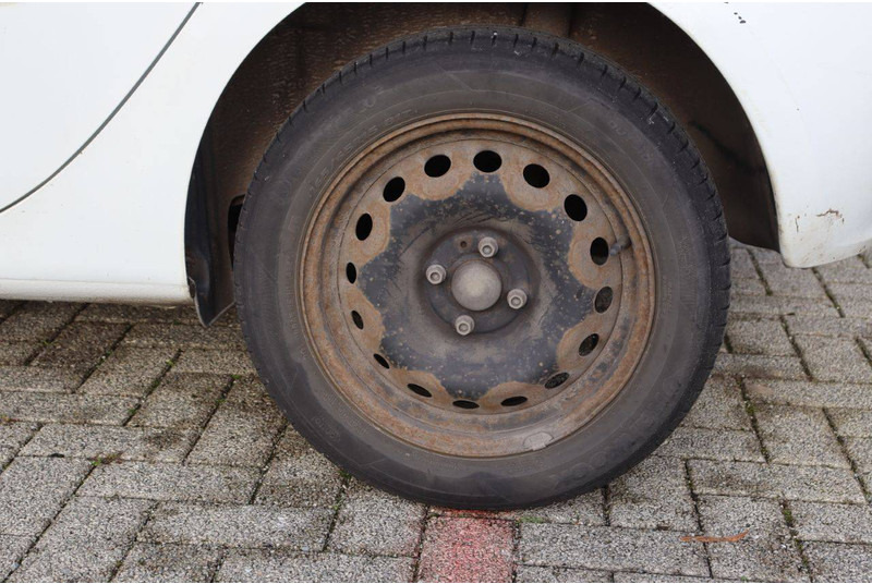 Седан Renault Clio: фото 15