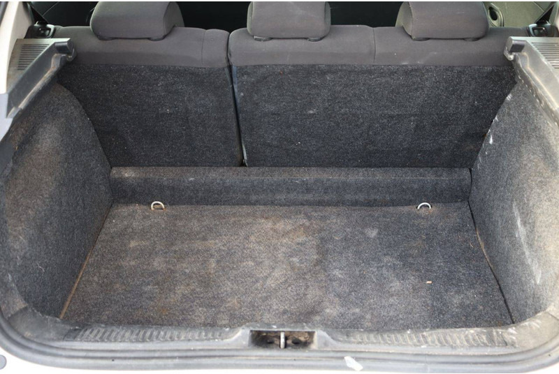 Седан Renault Clio: фото 18