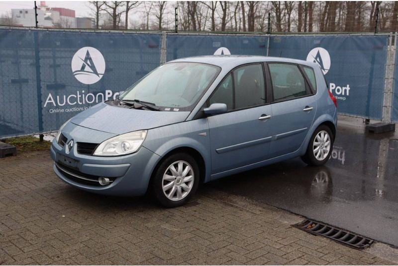 Седан Renault Scénic: фото 10