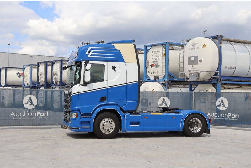 Scania R450 - Грузовик-шасси: фото 1 Scania R450 - Грузовик-шасси: фото 1