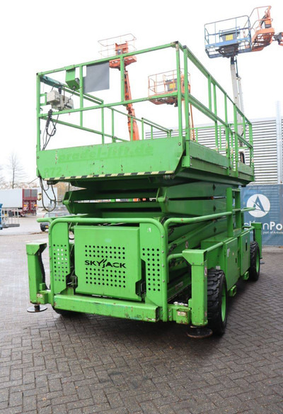 Skyjack SJ 9250 - Ножничный подъемник: фото 5 Skyjack SJ 9250 - Ножничный подъемник: фото 5