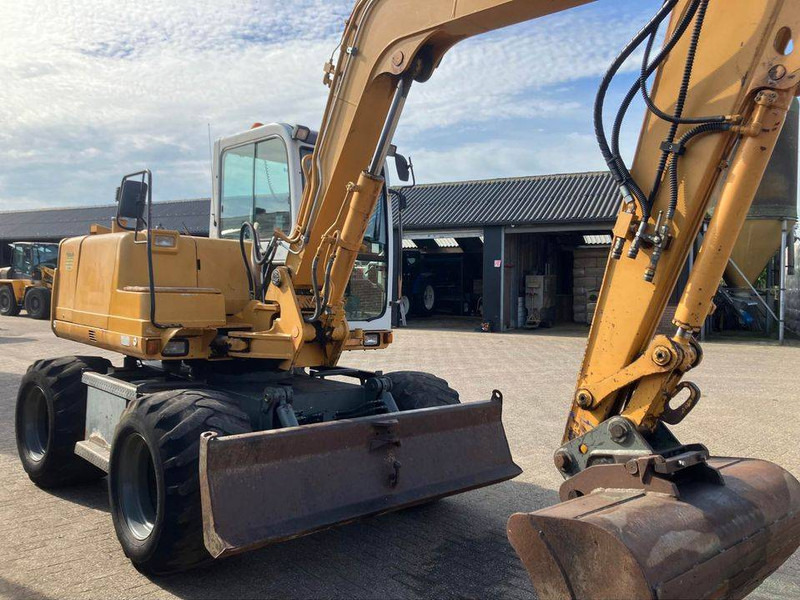 Takeuchi TB070W - Колёсный экскаватор: фото 3 Takeuchi TB070W - Колёсный экскаватор: фото 3