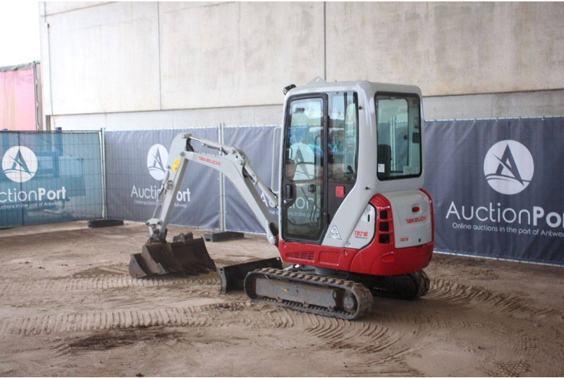 Takeuchi TB216 - Мини-экскаватор: фото 3 Takeuchi TB216 - Мини-экскаватор: фото 3