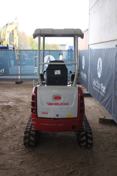 Takeuchi TB216 - Мини-экскаватор: фото 4 Takeuchi TB216 - Мини-экскаватор: фото 4