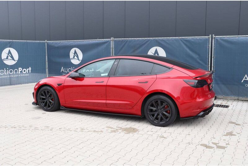 Tesla Model 3 - Седан: фото 3 Tesla Model 3 - Седан: фото 3
