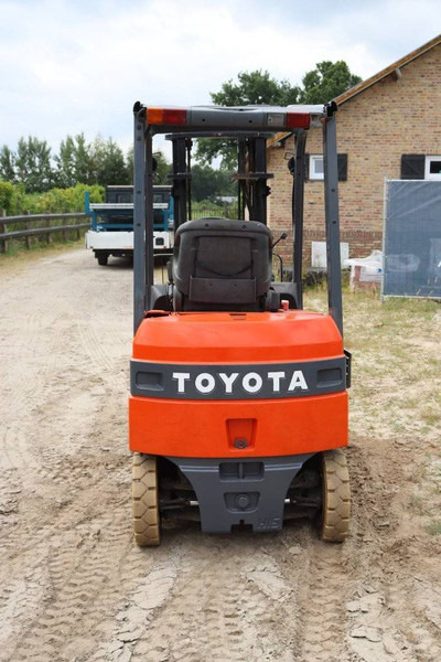 Toyota 7 FBH 15 - Электропогрузчик: фото 5 Toyota 7 FBH 15 - Электропогрузчик: фото 5