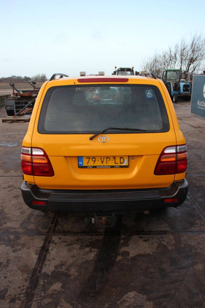 Toyota Land Cruiser 100 4.2TD AUT+SRW - Внедорожник: фото 4 Toyota Land Cruiser 100 4.2TD AUT+SRW - Внедорожник: фото 4