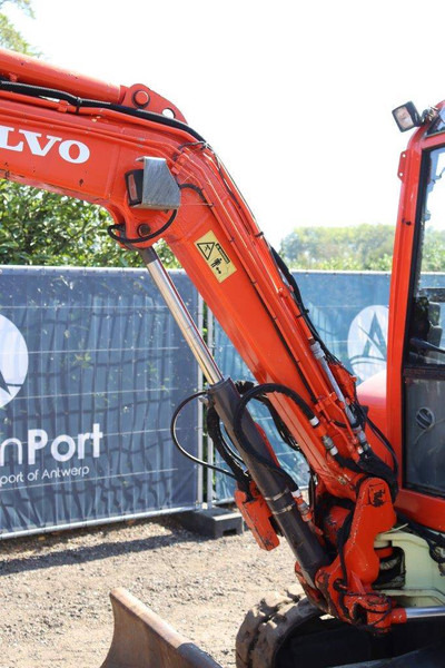 Гусеничный экскаватор Volvo ECR38: фото 15 Гусеничный экскаватор Volvo ECR38: фото 15