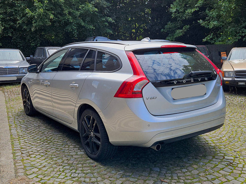 Volvo V60 D3 - Седан: фото 3 Volvo V60 D3 - Седан: фото 3