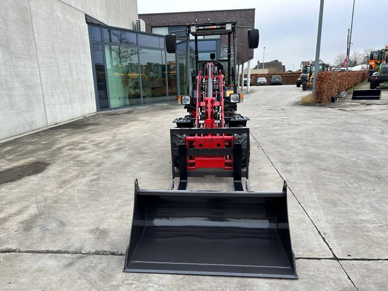 WOLF MINI 750 - Колёсный погрузчик: фото 2 WOLF MINI 750 - Колёсный погрузчик: фото 2