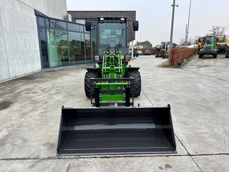 WOLF Mini 780T - Колёсный погрузчик: фото 2 WOLF Mini 780T - Колёсный погрузчик: фото 2