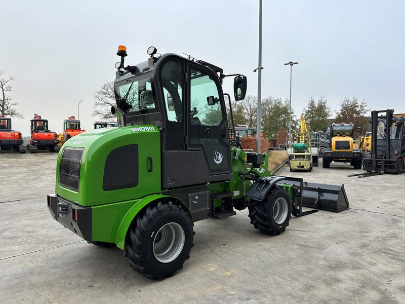 WOLF Mini 780T - Колёсный погрузчик: фото 4 WOLF Mini 780T - Колёсный погрузчик: фото 4