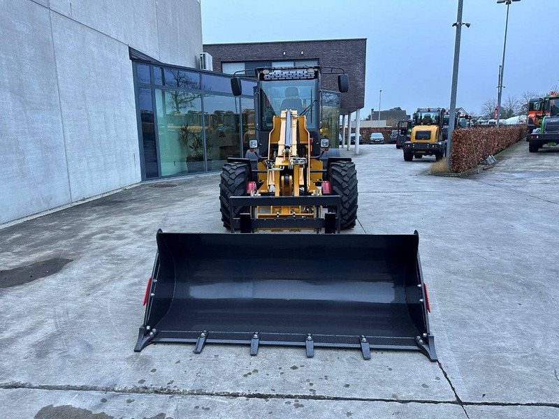 WOLF WL825T - Колёсный погрузчик: фото 2 WOLF WL825T - Колёсный погрузчик: фото 2