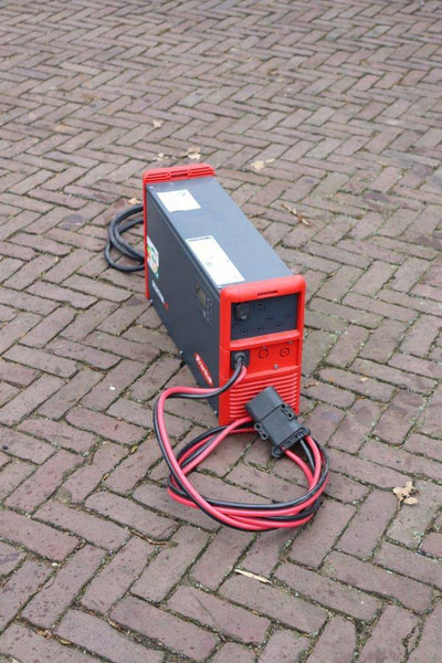 Fronius Selectiva 4.0 8060A 8kW - Аккумулятор: фото 4 Fronius Selectiva 4.0 8060A 8kW - Аккумулятор: фото 4