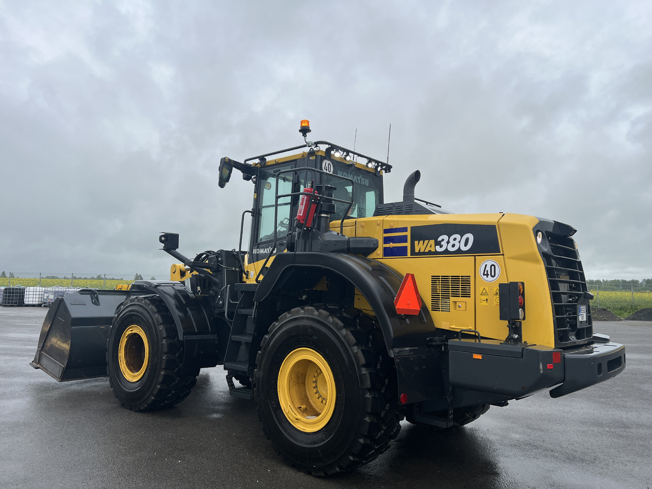 KOMATSU WA 380-8E0 - Колёсный погрузчик: фото 3 KOMATSU WA 380-8E0 - Колёсный погрузчик: фото 3