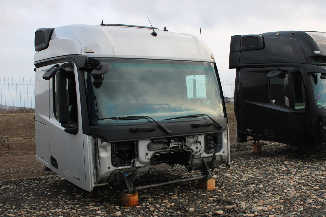 CABINA MERCEDES ACTROS MP4 STREAMSPACE 2.5 - Кабина для Грузовиков: фото 2 CABINA MERCEDES ACTROS MP4 STREAMSPACE 2.5 - Кабина для Грузовиков: фото 2