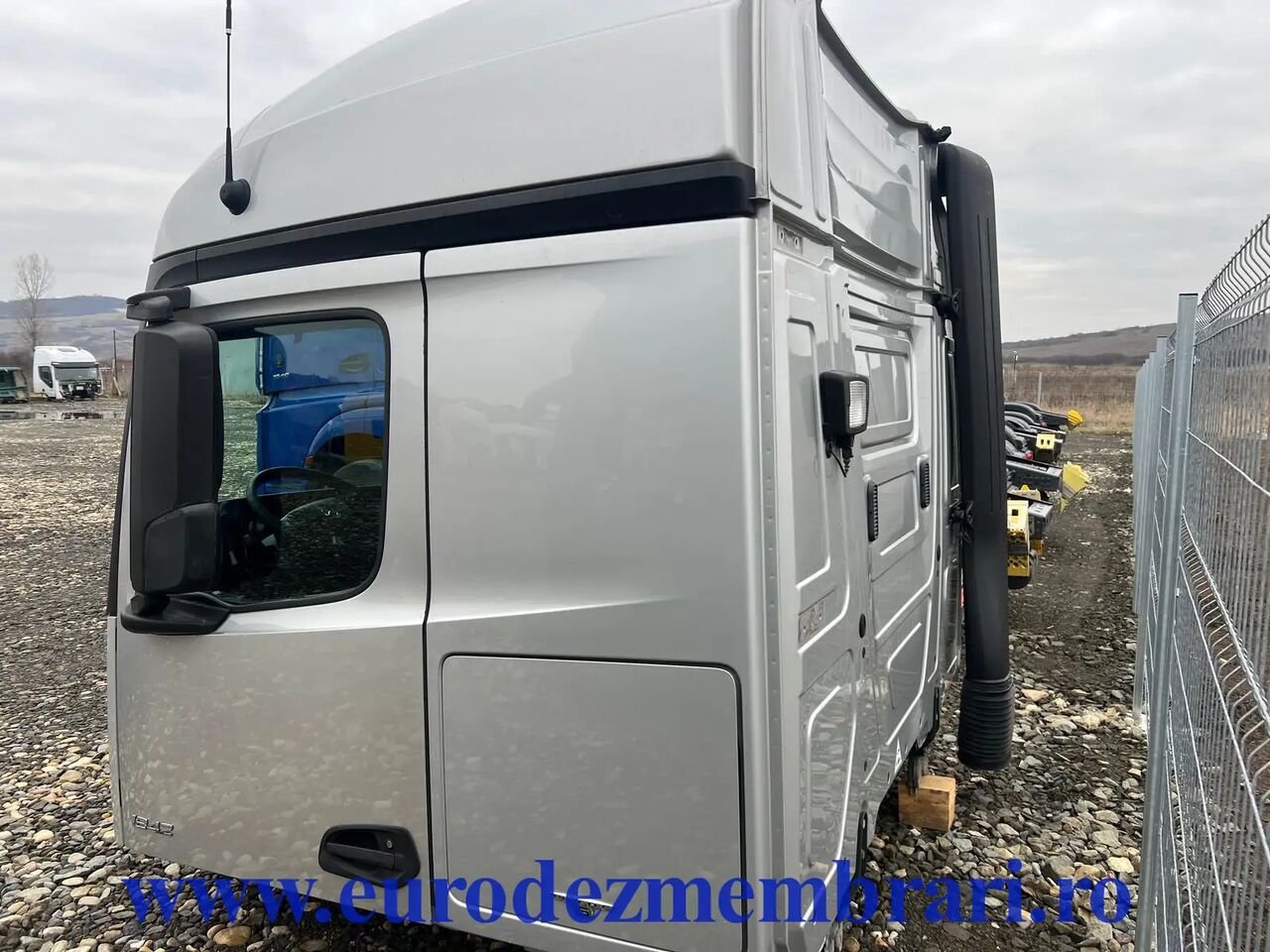 CABINA MERCEDES ACTROS MP4 STREAMSPACE 2.5 - Кабина для Грузовиков: фото 4 CABINA MERCEDES ACTROS MP4 STREAMSPACE 2.5 - Кабина для Грузовиков: фото 4