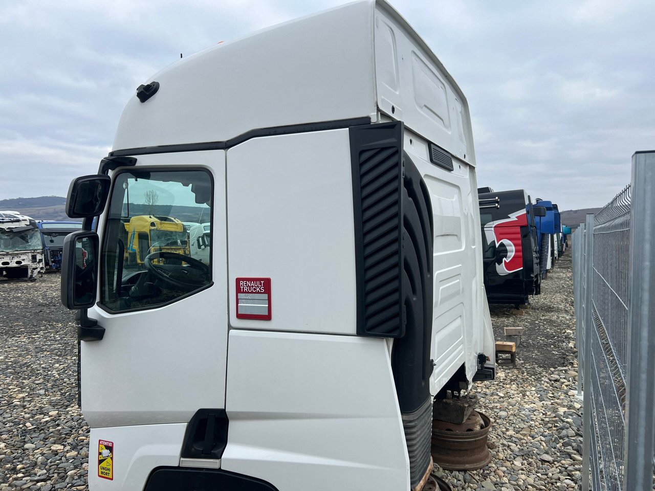 CABINA RENAULT T SLEEPER - Кабина для Грузовиков: фото 5 CABINA RENAULT T SLEEPER - Кабина для Грузовиков: фото 5