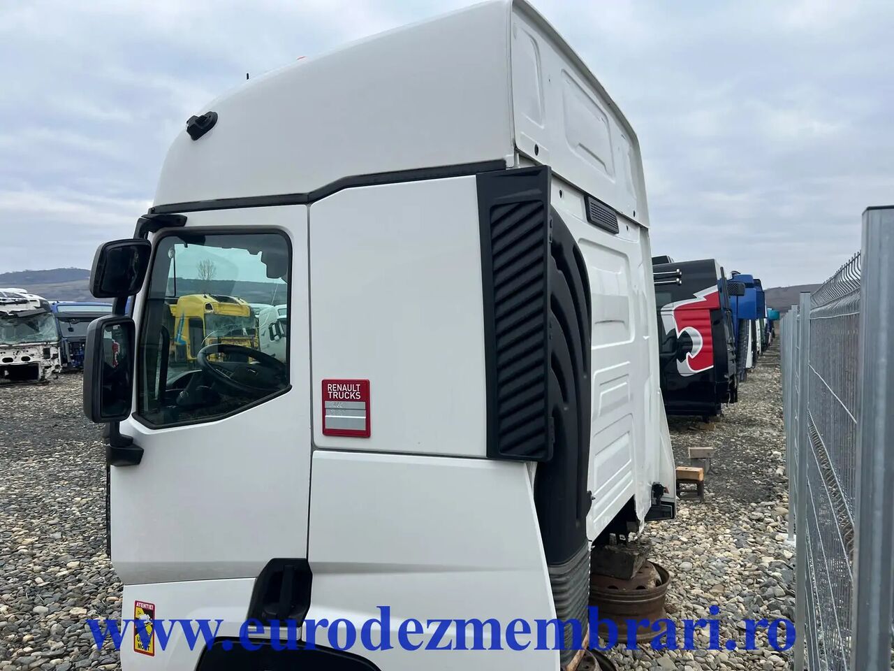 CABINA RENAULT T SLEEPER - Кабина для Грузовиков: фото 4 CABINA RENAULT T SLEEPER - Кабина для Грузовиков: фото 4