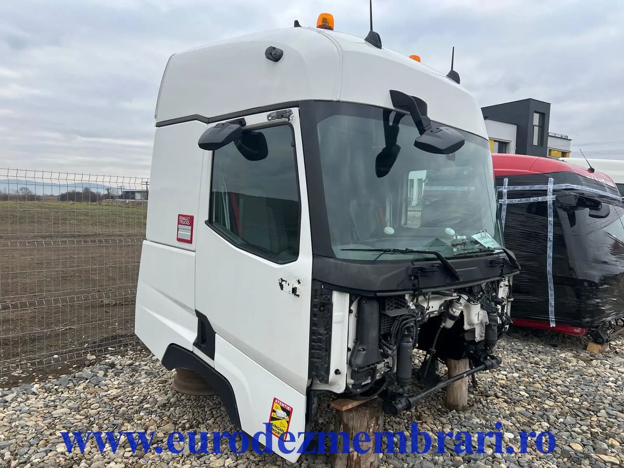 CABINA RENAULT T SLEEPER - Кабина для Грузовиков: фото 3 CABINA RENAULT T SLEEPER - Кабина для Грузовиков: фото 3