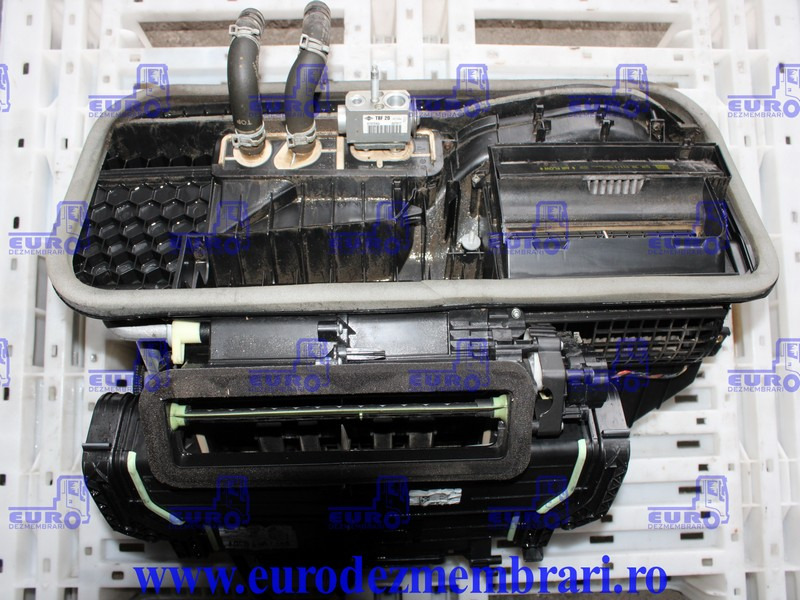 CARCASA SISTEM CLIMATIZARE MERCEDES ACTROS MP4 A9608305560 - Часть системы кондиционирования для Грузовиков: фото 1 CARCASA SISTEM CLIMATIZARE MERCEDES ACTROS MP4 A9608305560 - Часть системы кондиционирования для Грузовиков: фото 1