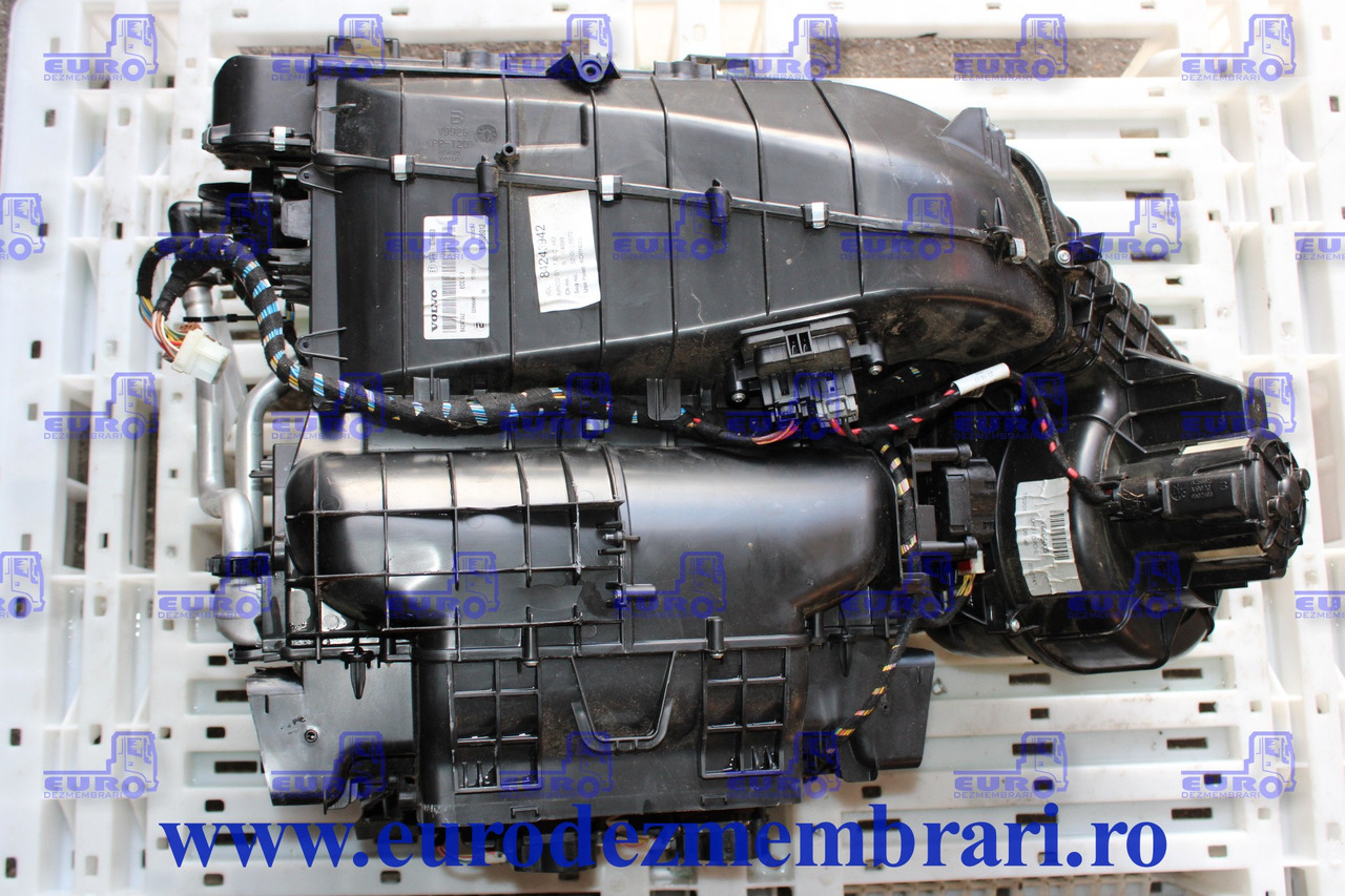 CARCASA SISTEM CLIMATIZARE VOLVO FH4 84243942 - Часть системы кондиционирования для Грузовиков: фото 1 CARCASA SISTEM CLIMATIZARE VOLVO FH4 84243942 - Часть системы кондиционирования для Грузовиков: фото 1