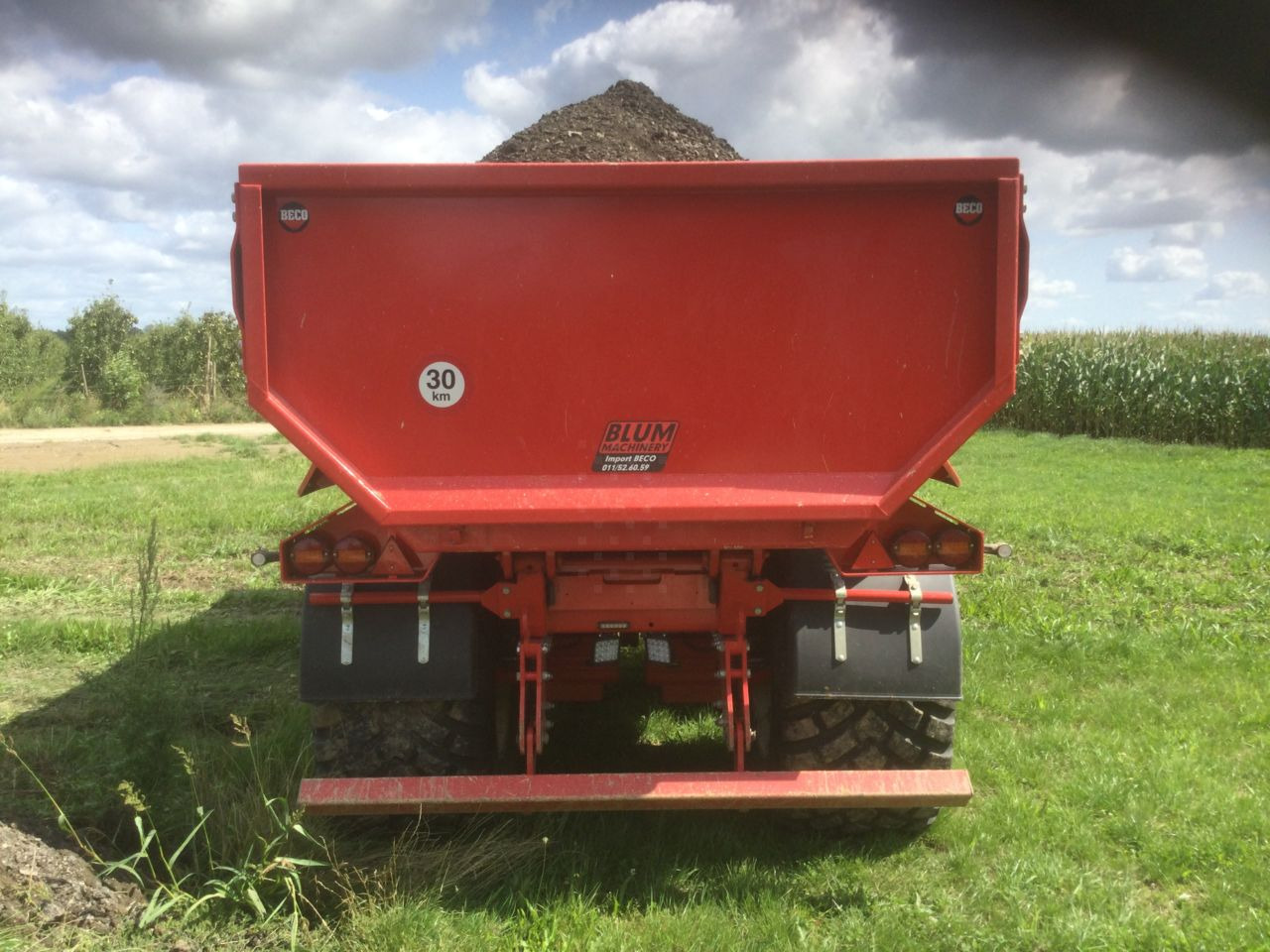 Beco Maxxim 260 - Самосвальный прицеп: фото 4 Beco Maxxim 260 - Самосвальный прицеп: фото 4