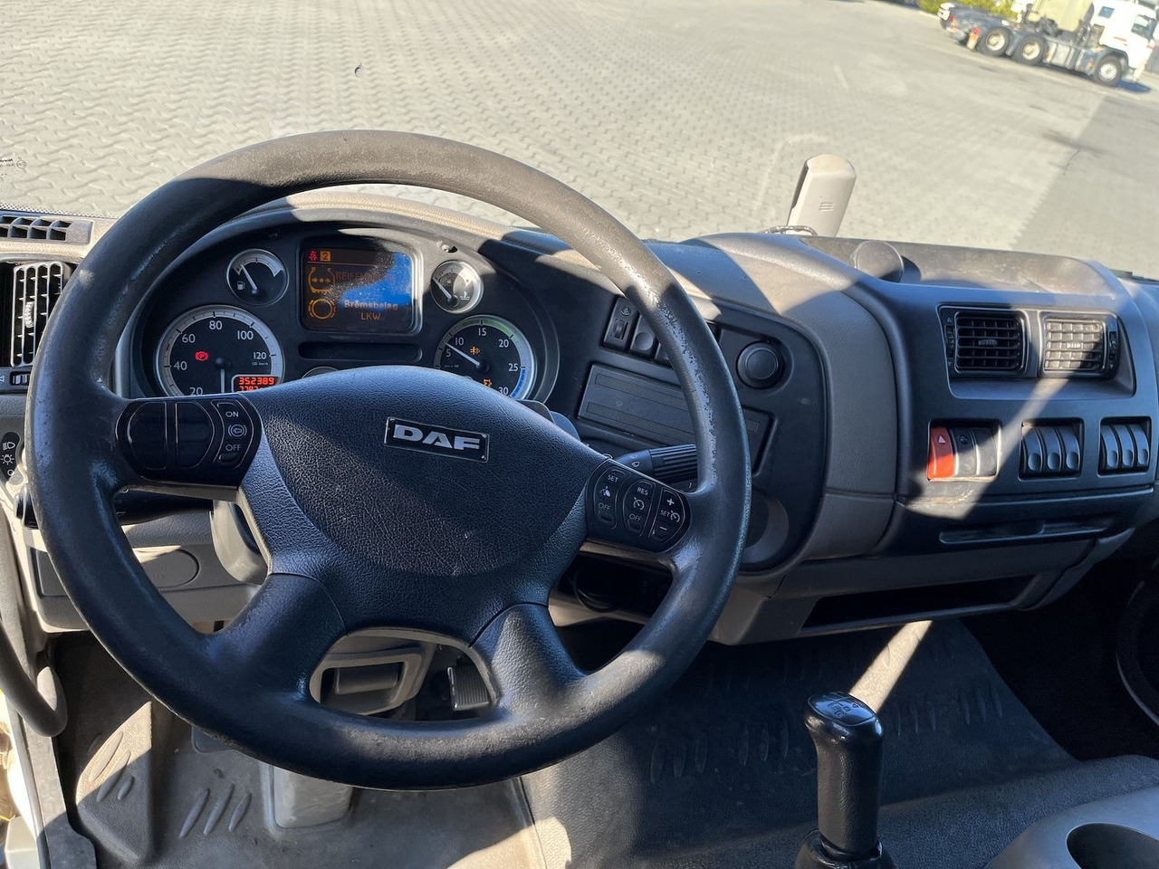 Тентованный грузовик CAMION TAULINER DAF 55.250: фото 6