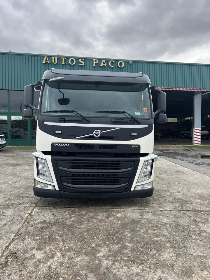 VOLVO FM 300 GANCHO DE CADENAS - Портальный бункеровоз: фото 1 VOLVO FM 300 GANCHO DE CADENAS - Портальный бункеровоз: фото 1