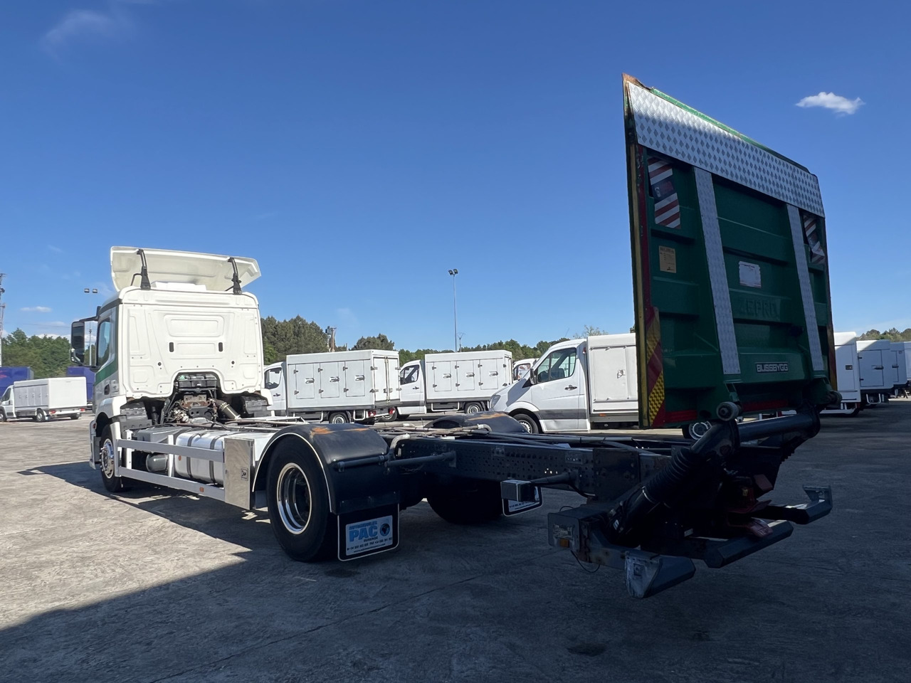 Camión Mercedes frigorífico - Грузовик-шасси: фото 4 Camión Mercedes frigorífico - Грузовик-шасси: фото 4