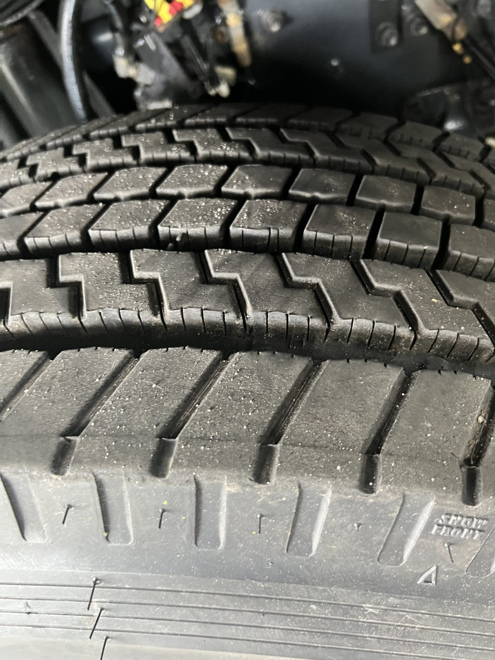 Грузовик-шасси camion Volvo 540 en chasis con retarder: фото 8