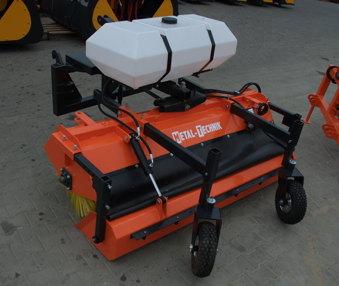 Metal-Technik Zamiatarka 1400 mm / Kehrmaschine 1400 mm/Sweeper 1400 mm/ Подметальная машина 1400 мм - Щетка: фото 2 Metal-Technik Zamiatarka 1400 mm / Kehrmaschine 1400 mm/Sweeper 1400 mm/ Подметальная машина 1400 мм - Щетка: фото 2