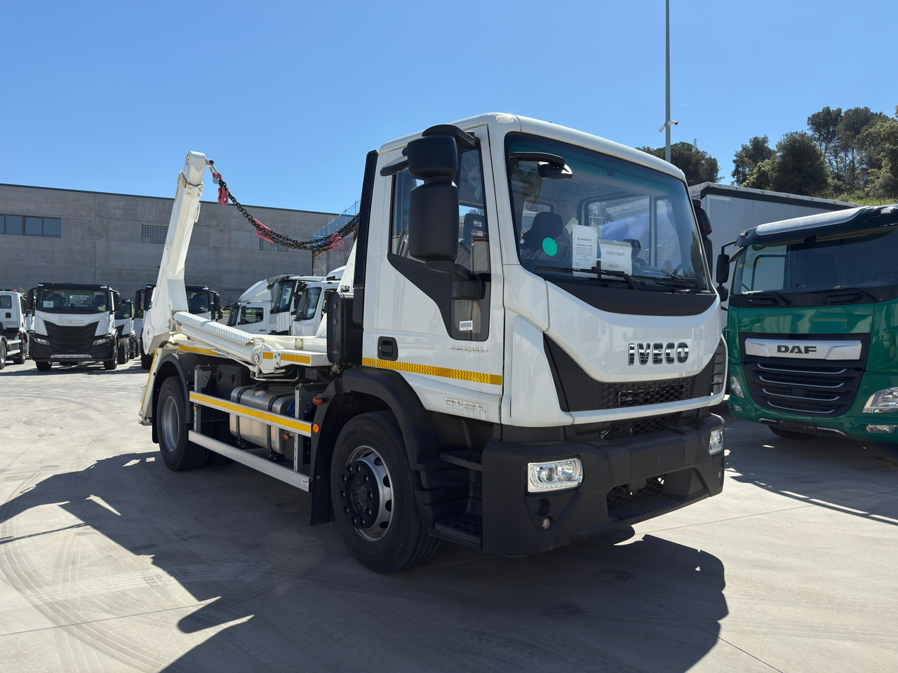 IVECO ML190E28L Eurocargo E6 (Track Equipment) - Портальный бункеровоз: фото 2 IVECO ML190E28L Eurocargo E6 (Track Equipment) - Портальный бункеровоз: фото 2